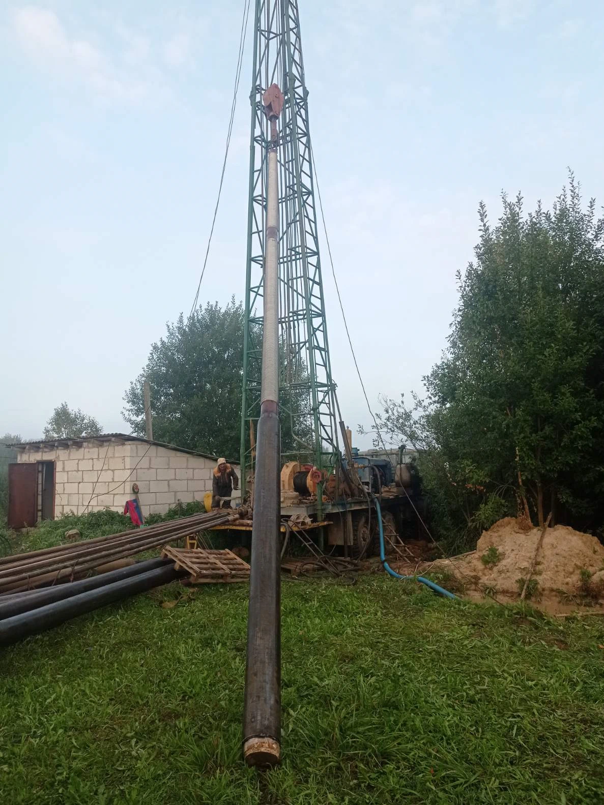 Начало бурения скважины на воду