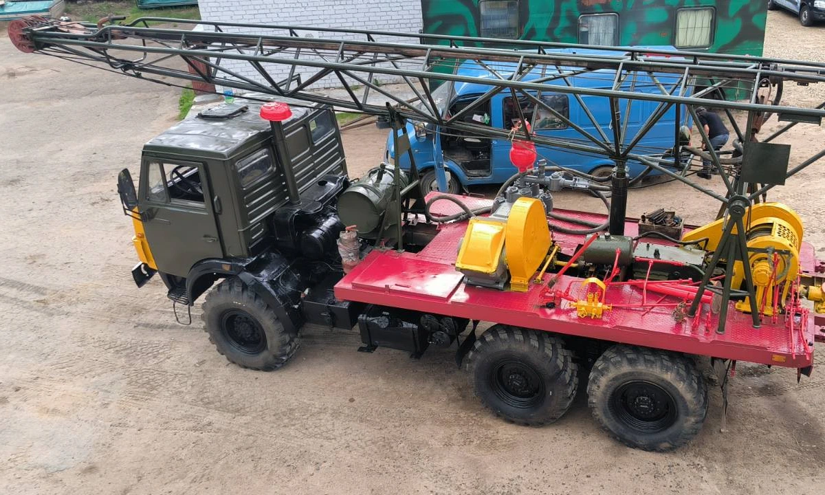 Установка разведочного бурения УРБ-2.5А