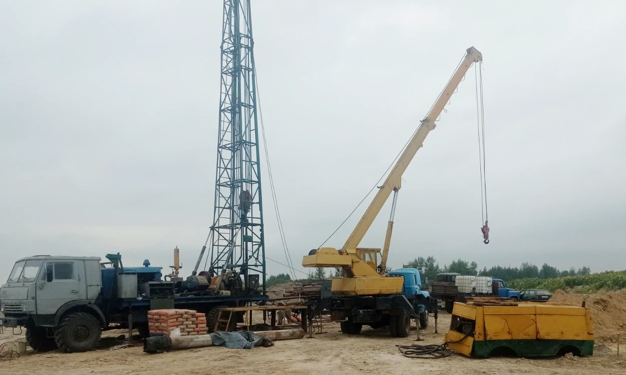 Работы по бурению скважины